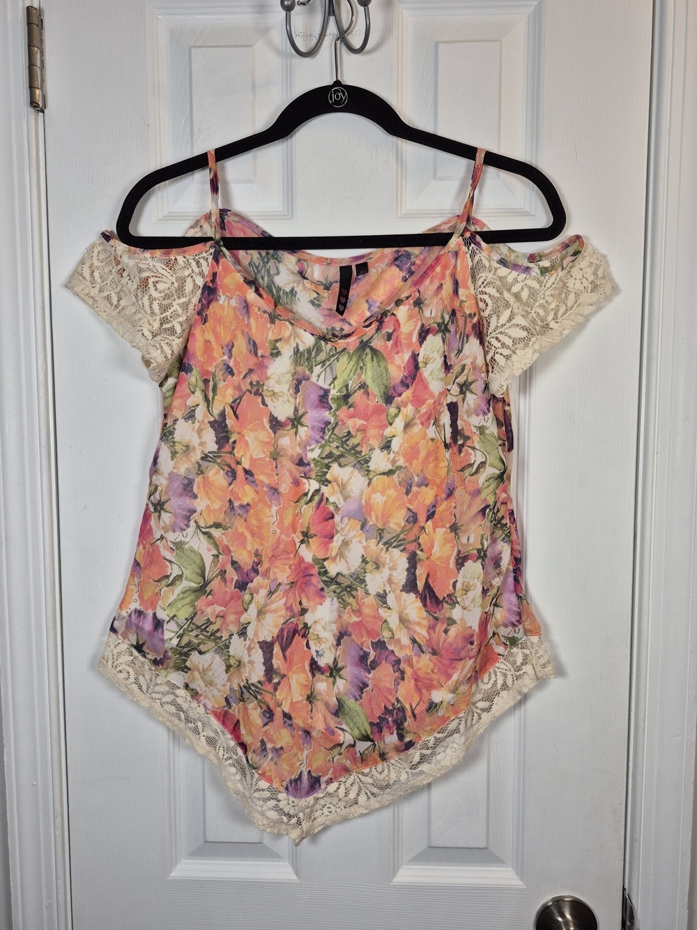 Three Hearts Floral Cold Shoulder Blouse Lace Trim Handkerchief Hem Top Medium